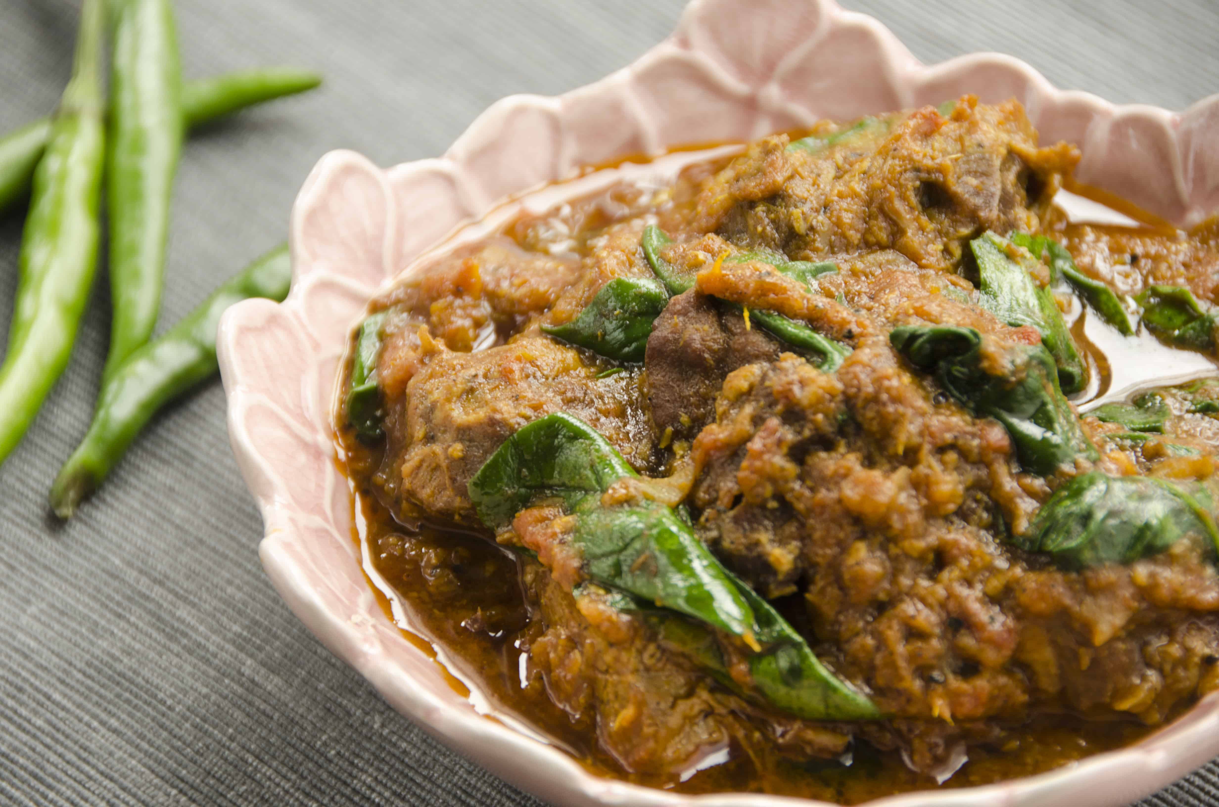 lamb & spinach curry - Lost in Food