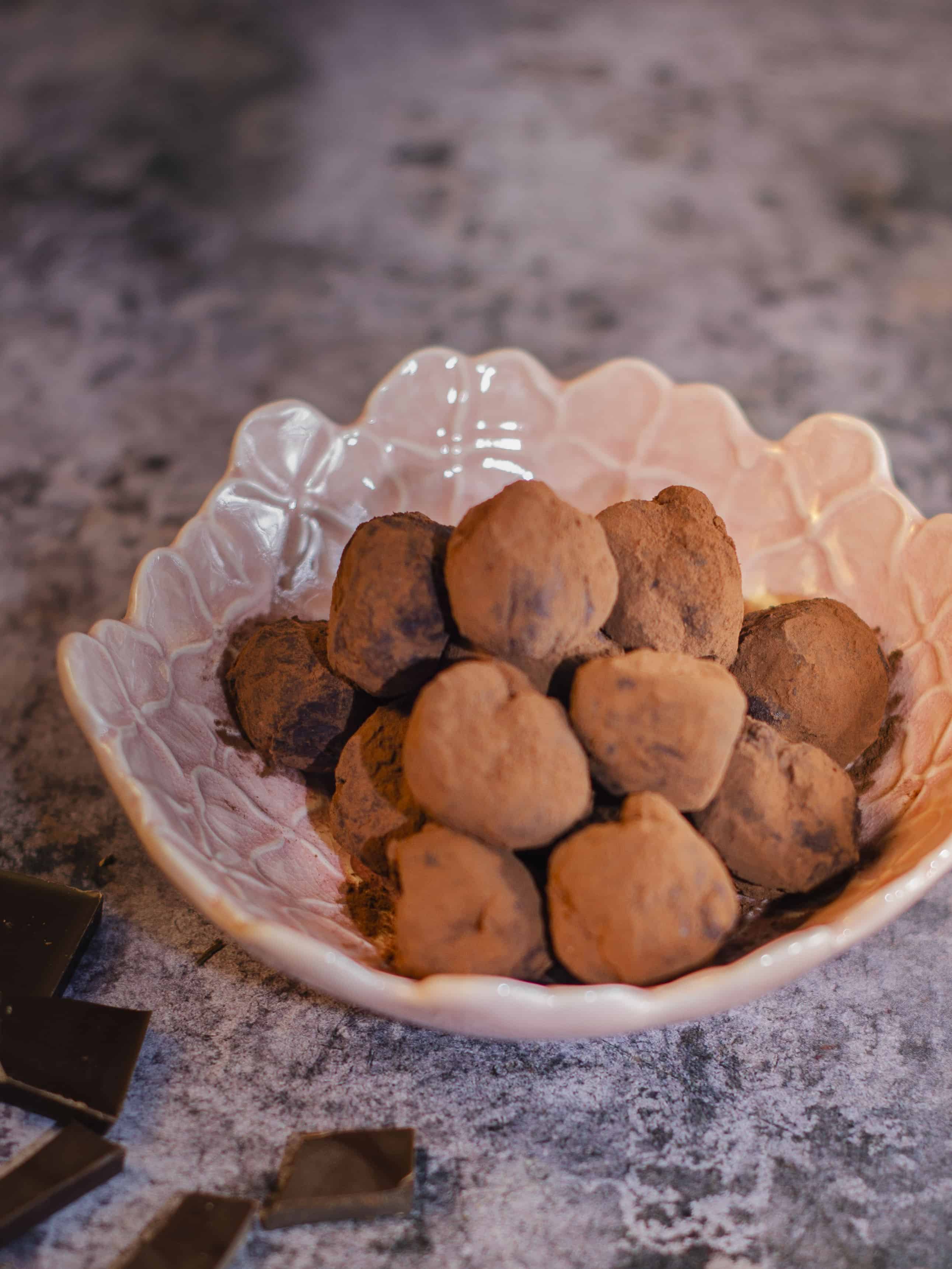 easy chocolate truffles Lost in Food