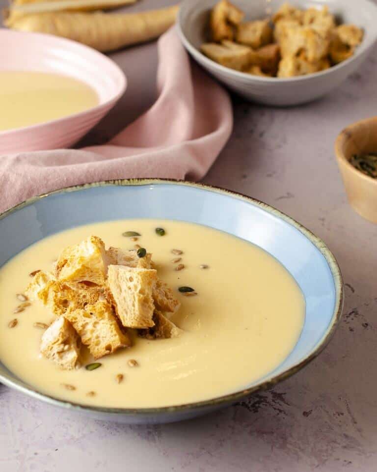 cream of parsnip & nutmeg soup - Lost in Food