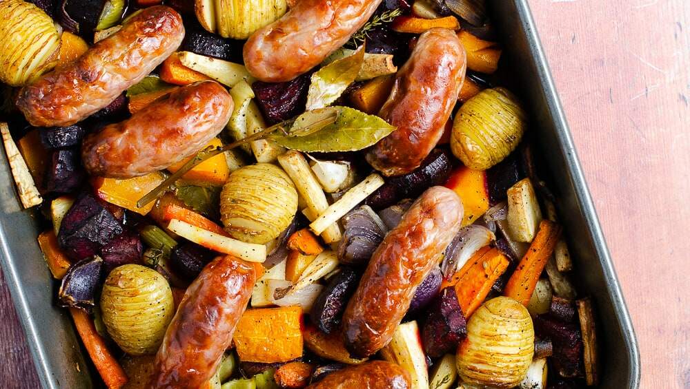 sticky sausage tray bake - Lost in Food