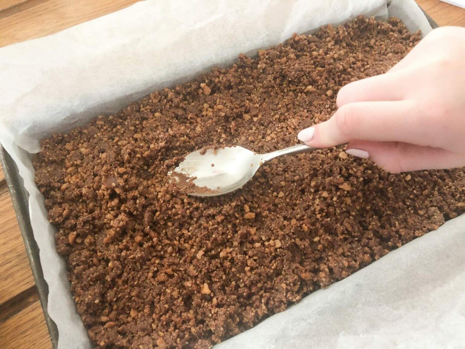 easy chocolate tiffin recipe (no bake) Lost in Food