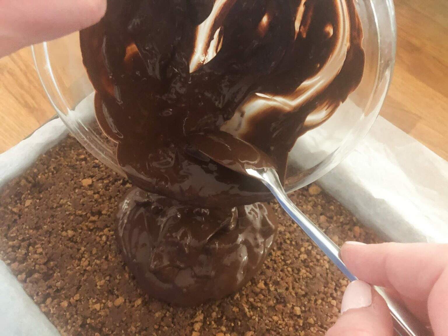 easy chocolate tiffin recipe (no bake) Lost in Food