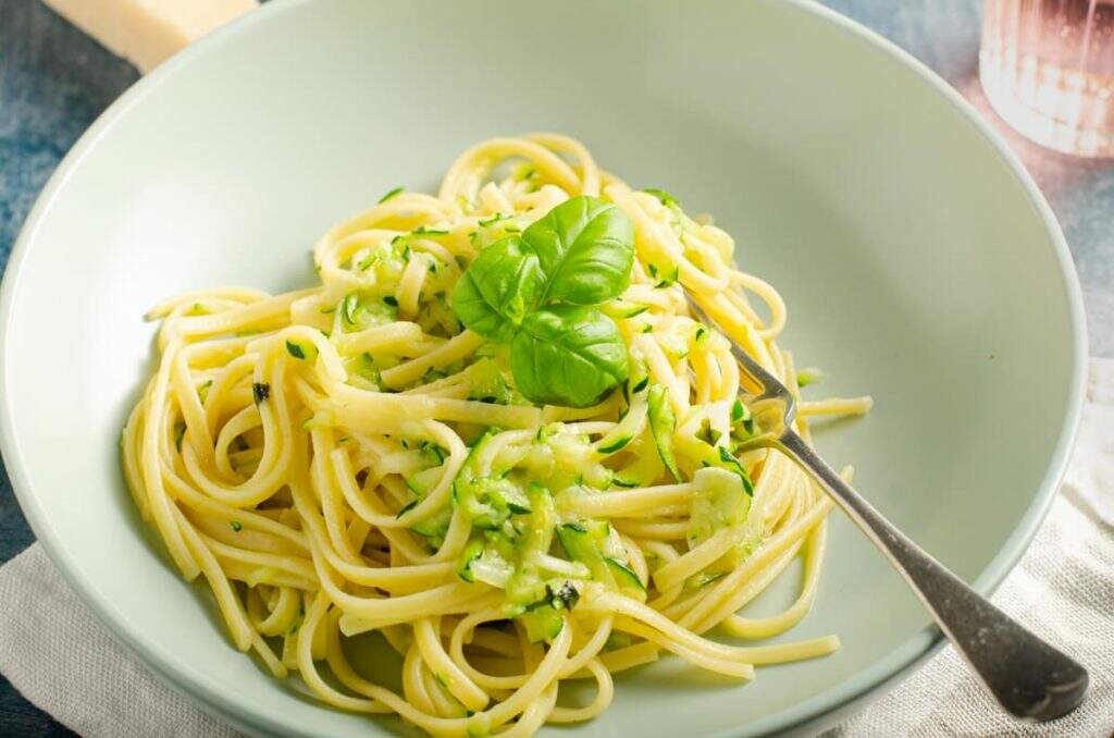 Courgette Lemon Pasta (Zucchini Pasta) Lost in Food
