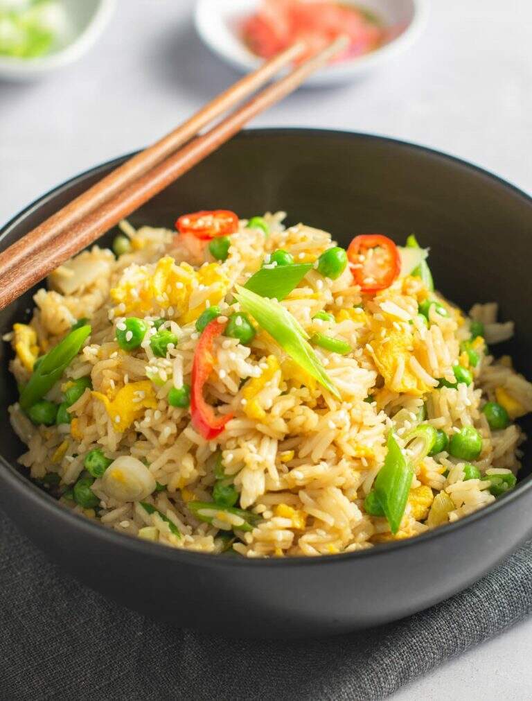 easy egg fried rice - Lost in Food