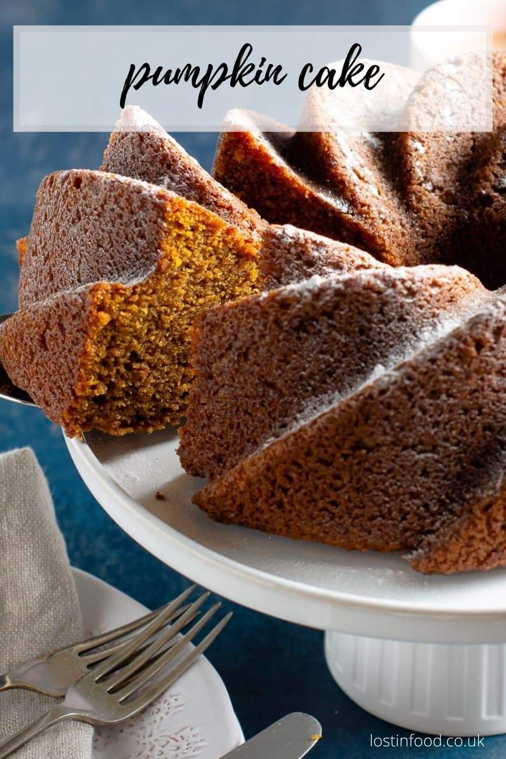 Spicy Pumpkin Bundt Cake - Lost in Food
