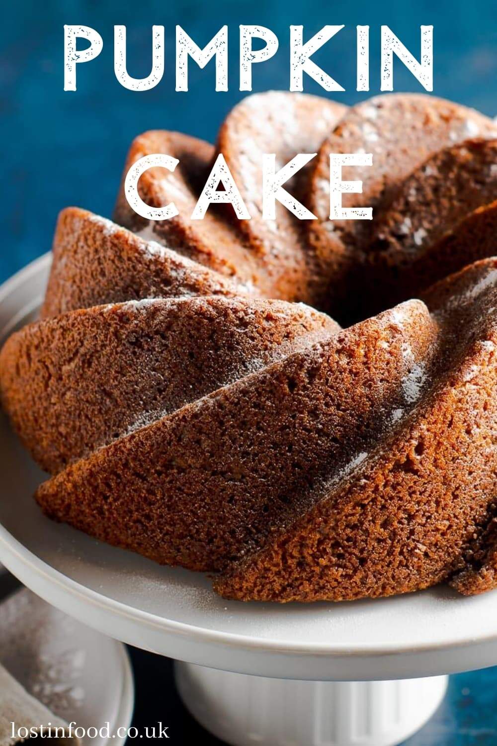 Spicy Pumpkin Bundt Cake - Lost in Food