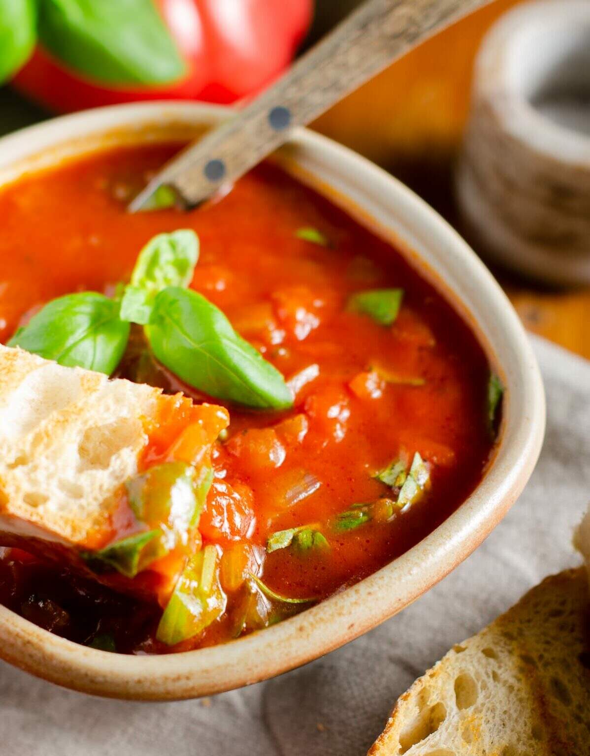 Easy Tomato & Basil Soup - Lost in Food