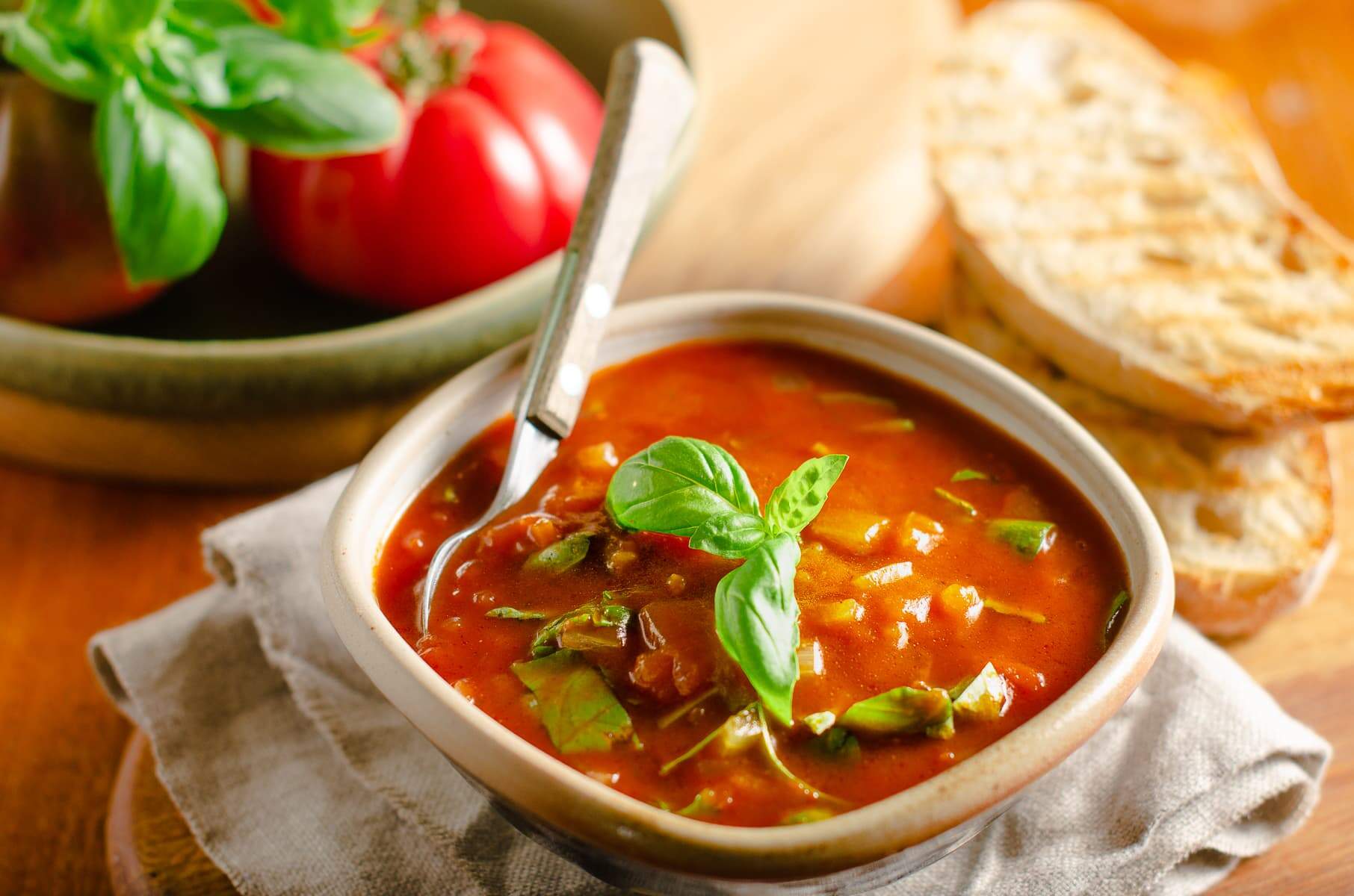 easy tomato & basil soup - Lost in Food