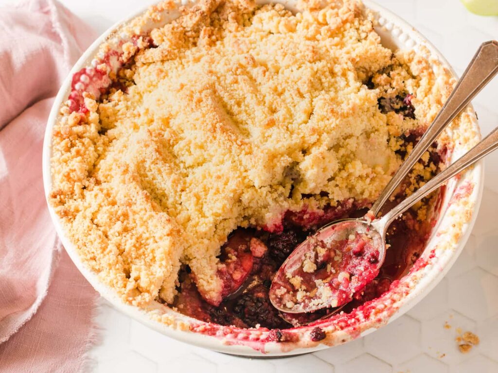 Classic Apple & Blackberry Crumble - Lost in Food