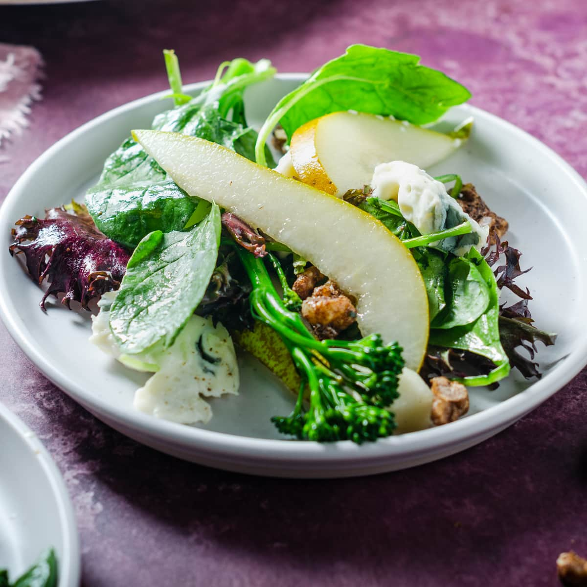 Pear, Walnut & Blue Cheese Salad - Lost In Food