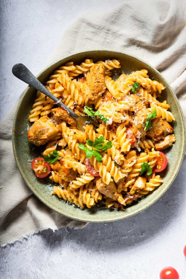 Creamy Chicken & Bacon Tomato Pasta Lost in Food