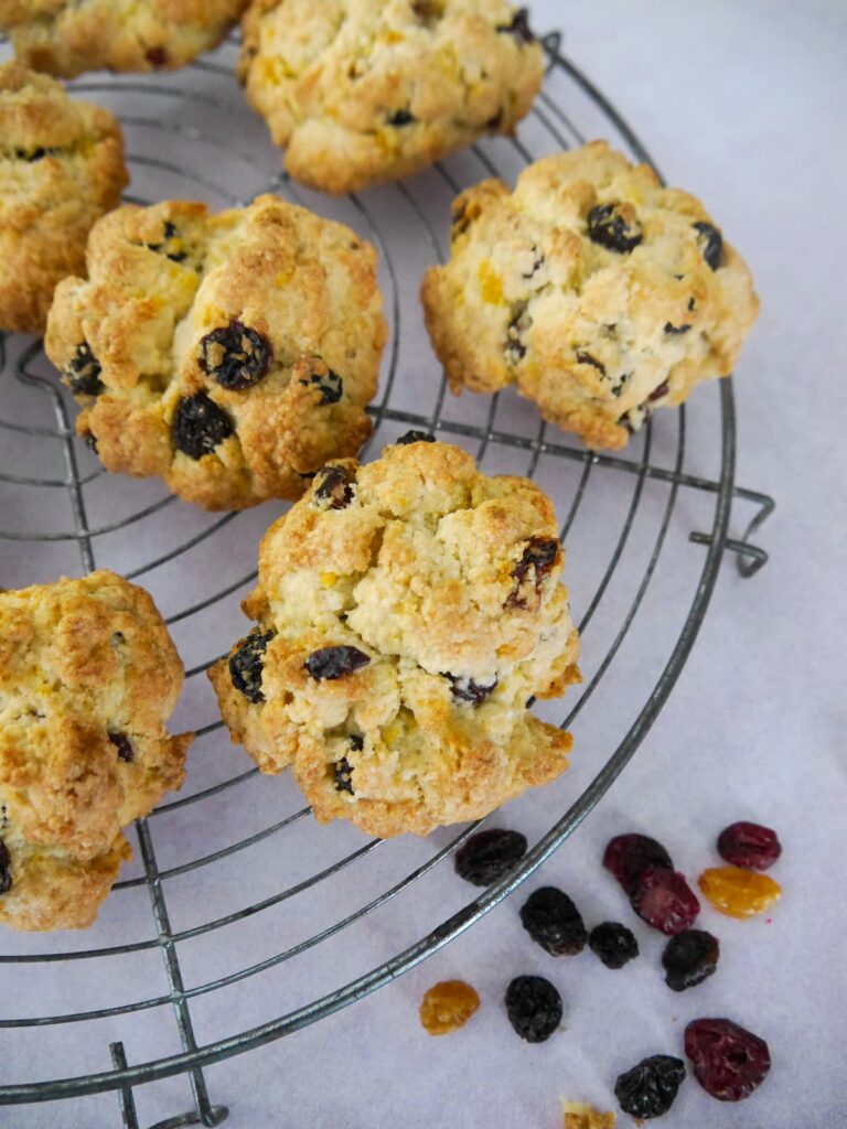 Traditional Rock Cakes (Rock Buns) - Lost in Food