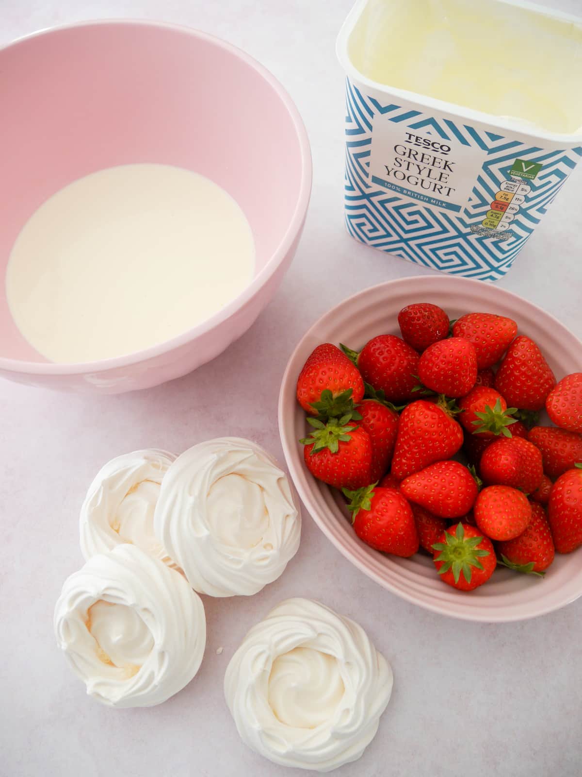 Strawberry mousse recipe ingredients.