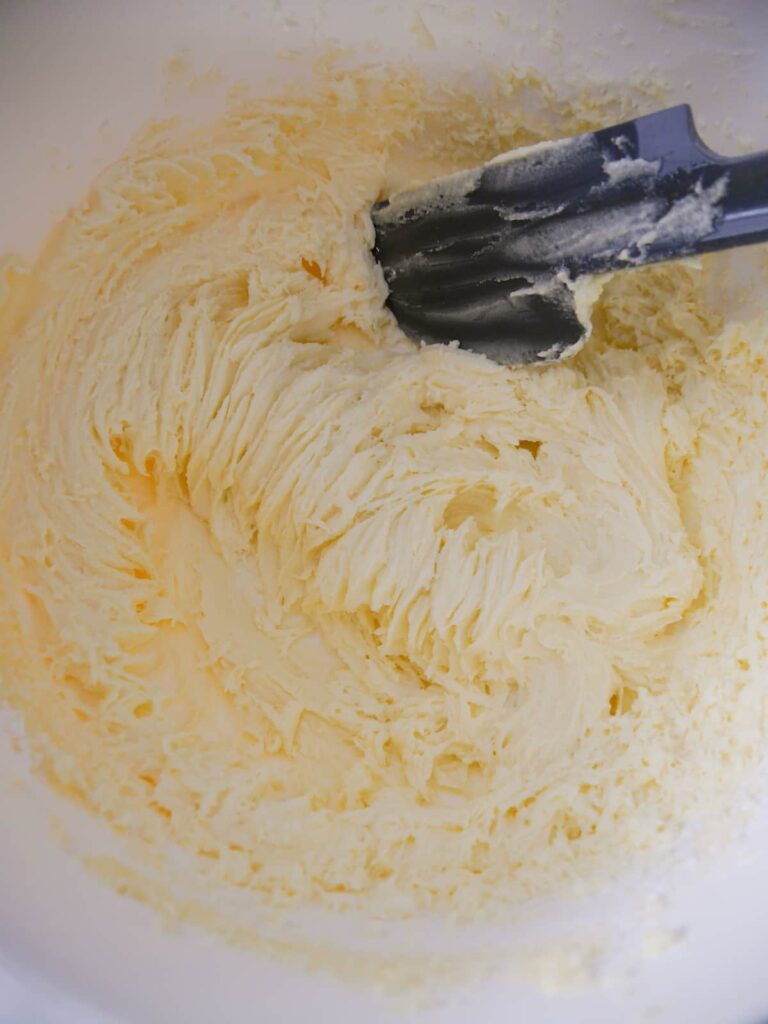 A bowl of whipped butter icing.