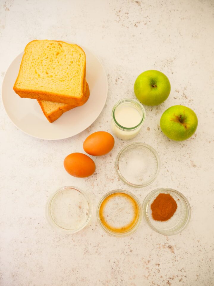 Cinnamon French Toast with Apple - Lost in Food