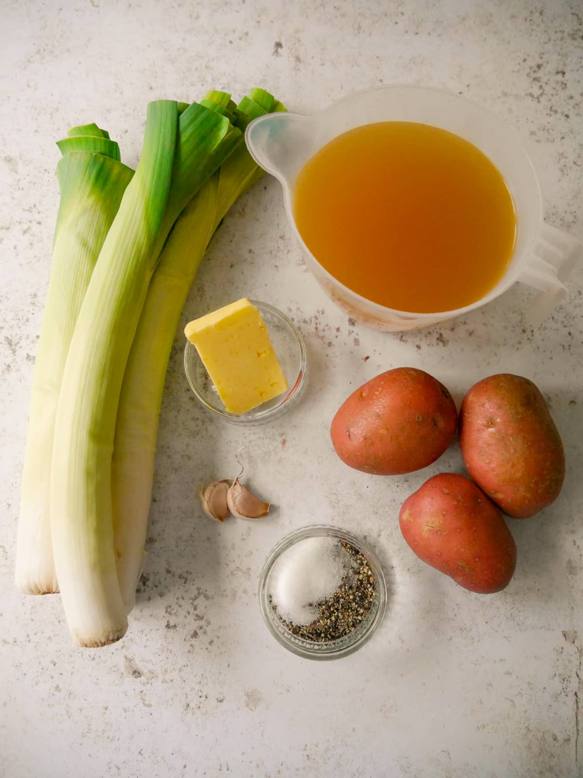 Individual leek and potato soup recipe ingredients.
